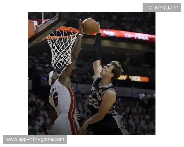 杨瀚森再遭DNP！残阵湖人三人20+逆转开拓者迎四连胜，艾顿29+10，杨瀚森篮球